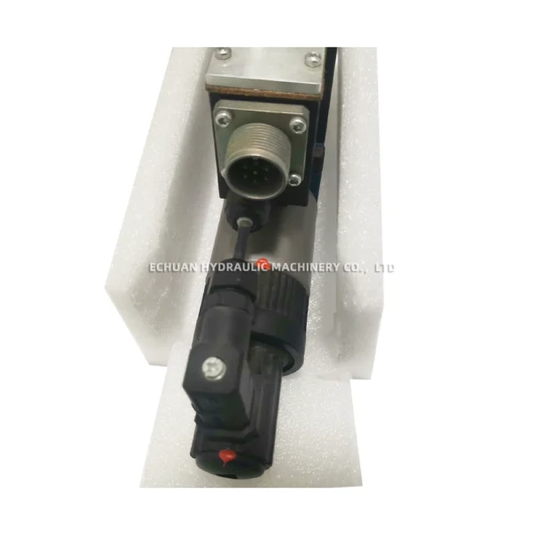 REXROTH R900907114 4WREE 6 E32-24G24K31A1V - Image 2