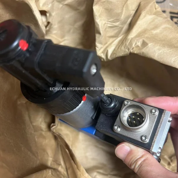 REXROTH R900974247 4WREE 6 WA16-24G24K31A1V - Image 2