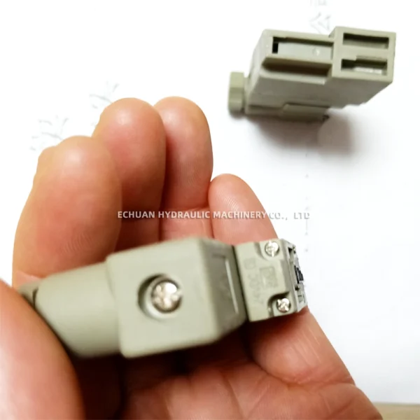 SMC V115-5D Manual two-way air control valve - Image 5