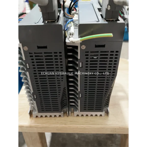 XINJE DS3L-20P7-PFA servo drive - Image 3