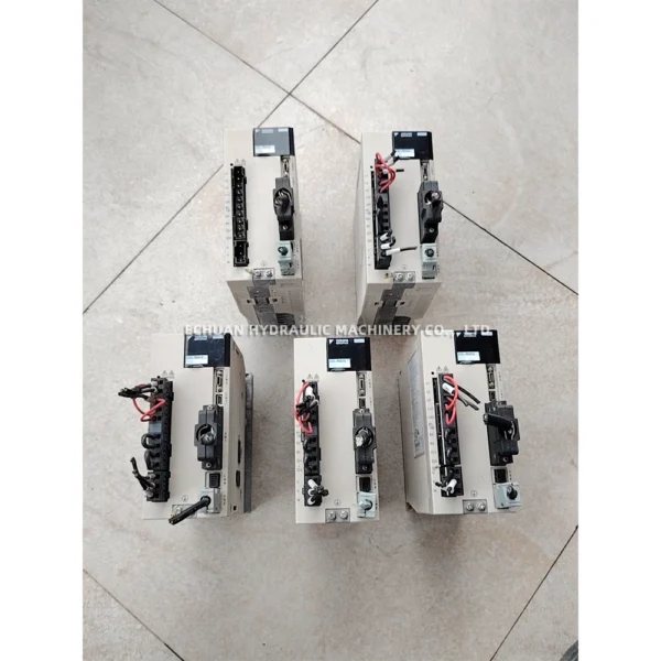 YASKAWA SGDV-7R6A01A002000 Server Drive - Image 4
