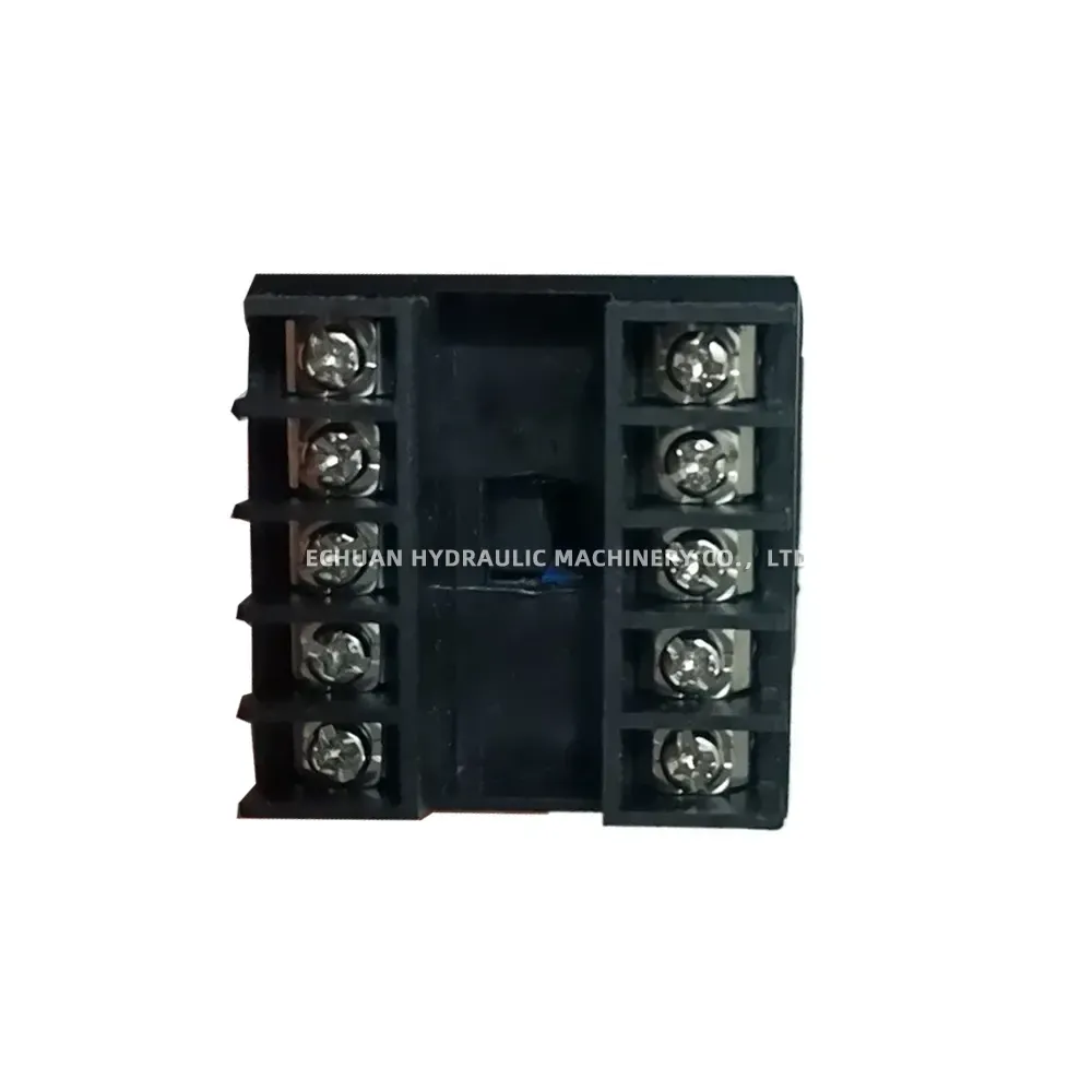 OMRON E5CN-R2T Temperature Controller
