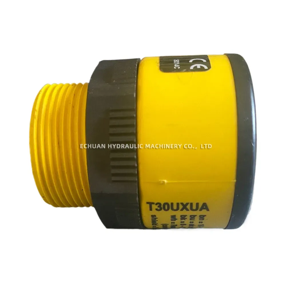 Banner Engineering T30UIN3 (Also T30UXUA, T30UXIA visible) Ultrasonic Sensor