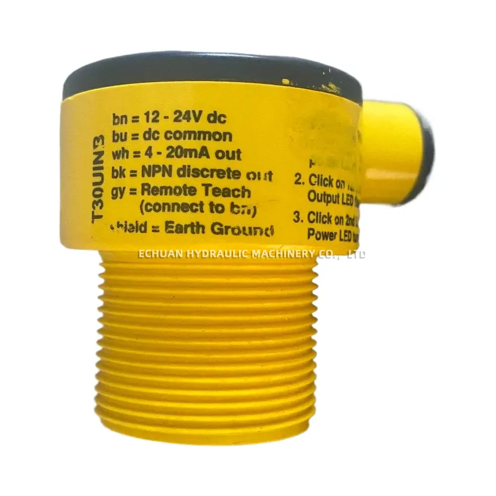 Banner Engineering T30UIN3 (Also T30UXUA, T30UXIA visible) Ultrasonic Sensor