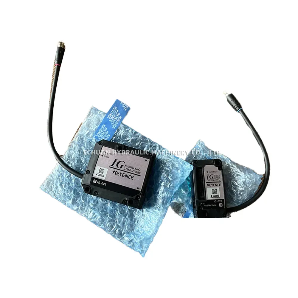 KEYENCE IG-028 Intelligent-G Laser Sensor