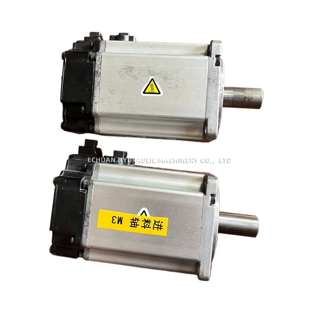 Omron R88M-K40030H-S2-Z AC Servo Motor
