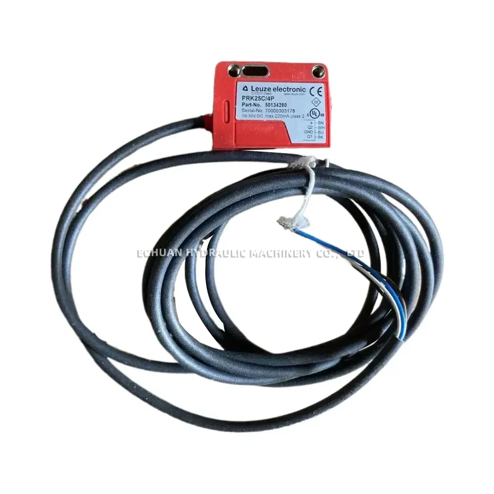 Leuze PRK25C/4P Polarized Retro-reflective Photoelectric Sensor